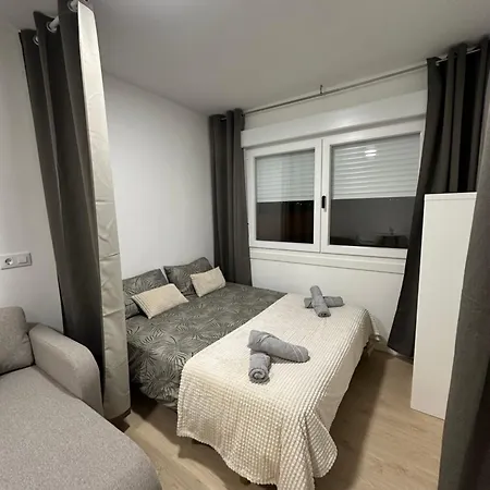 Con Terraza A Kilometro Y Medio De La Playa 11 비고
