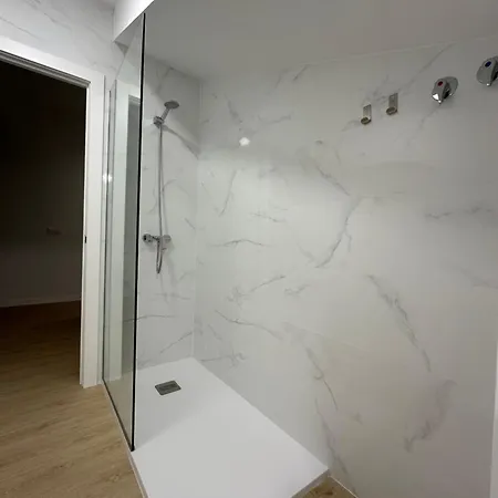 Con Terraza A Kilometro Y Medio De La Playa 11 비고